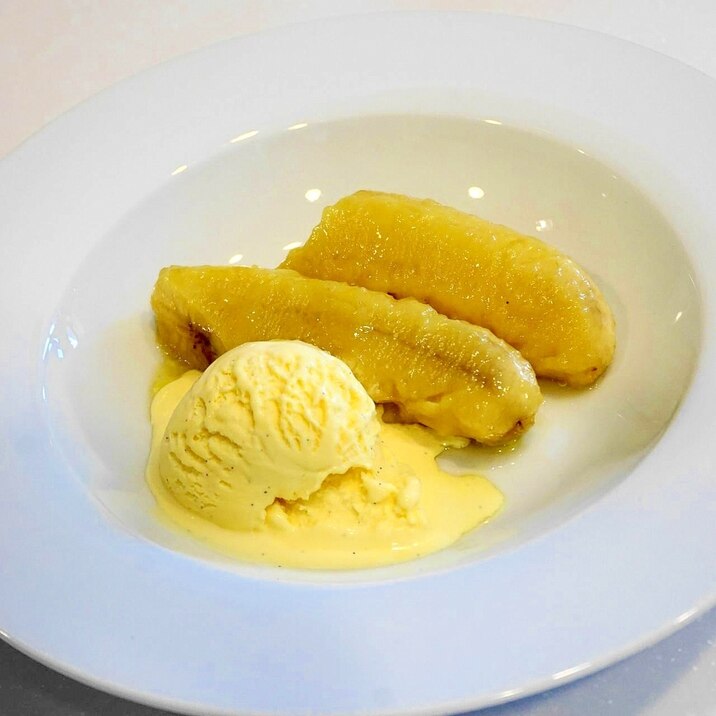 フライパンで作る 焼きバナナ アイスクリーム添え レシピ 作り方 By Oppeke22 楽天レシピ